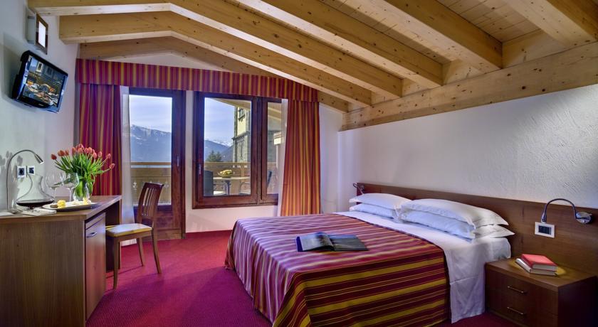 Sassella Hotel