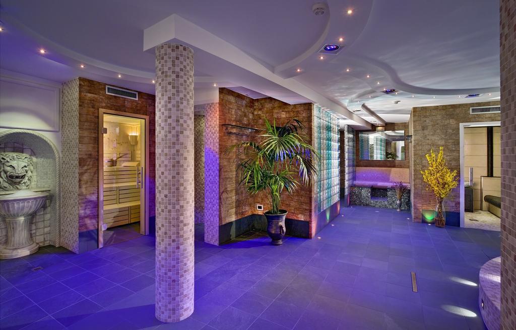 Sassella Hotel 3*