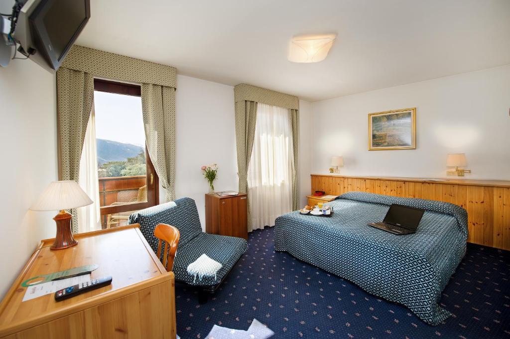 Hotel Sassella 3*