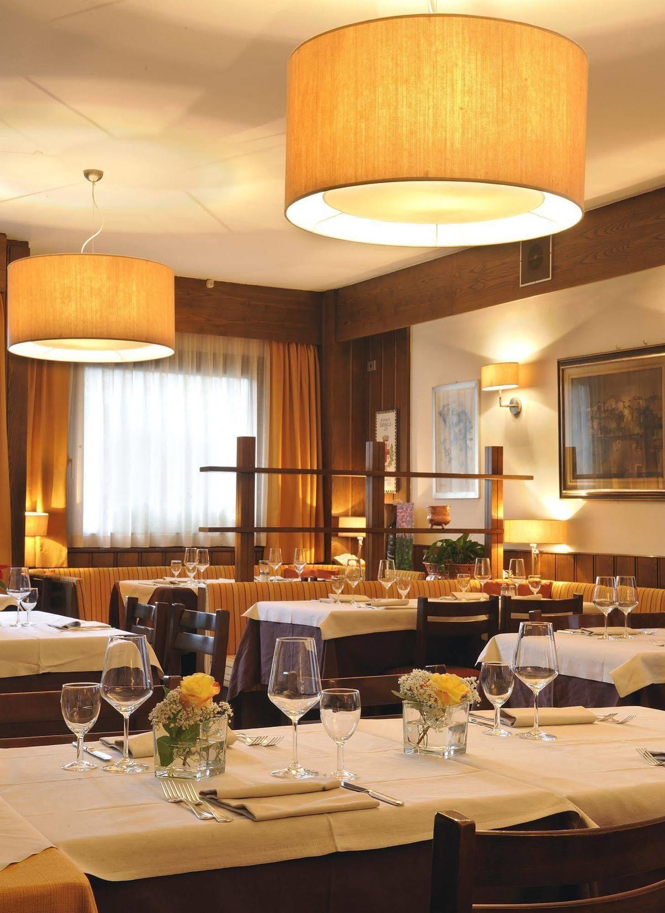 Sassella Hotel 3*